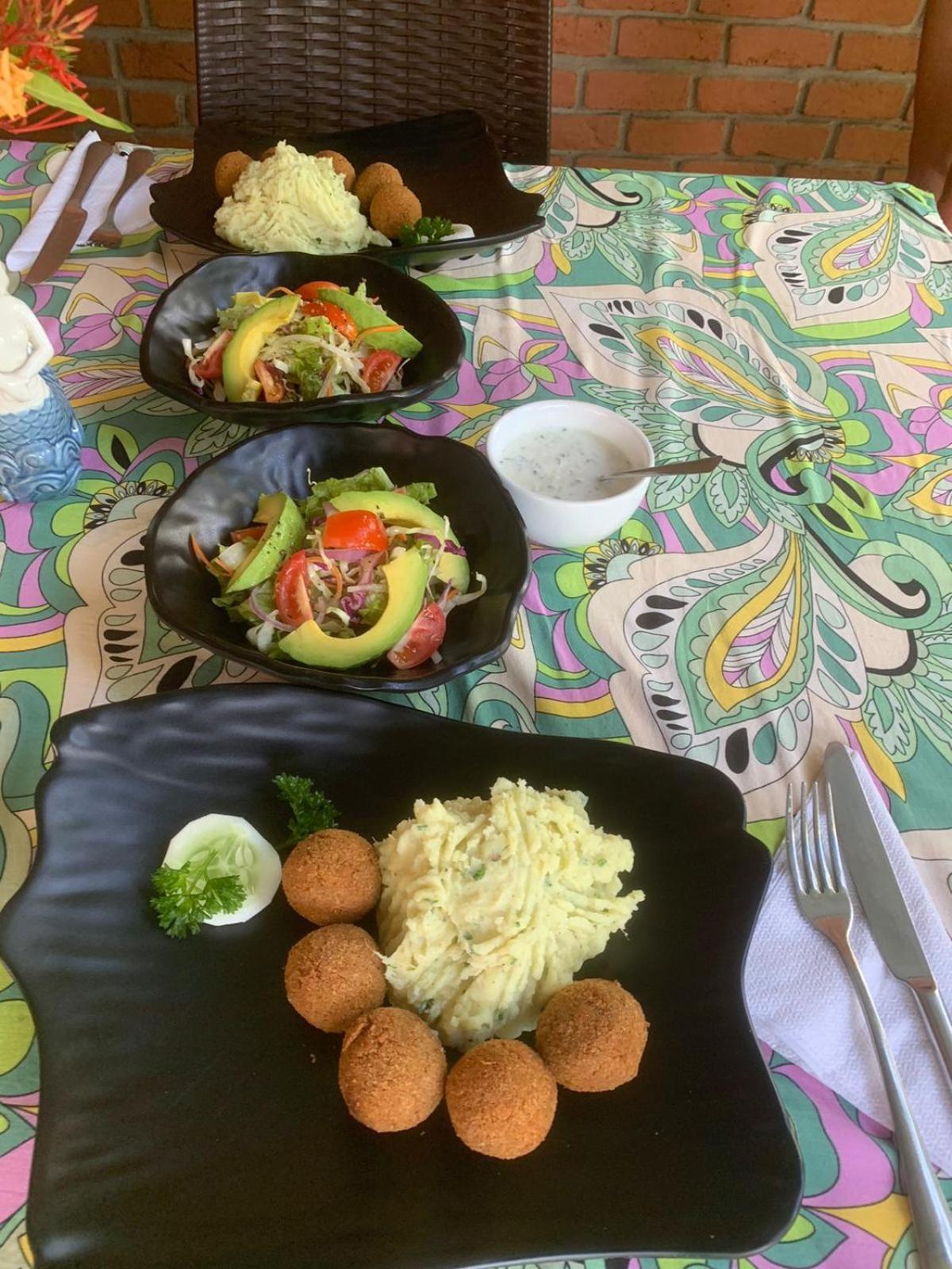 Hotel Millet'S Food Company And Cooking Center Negombo Esterno foto